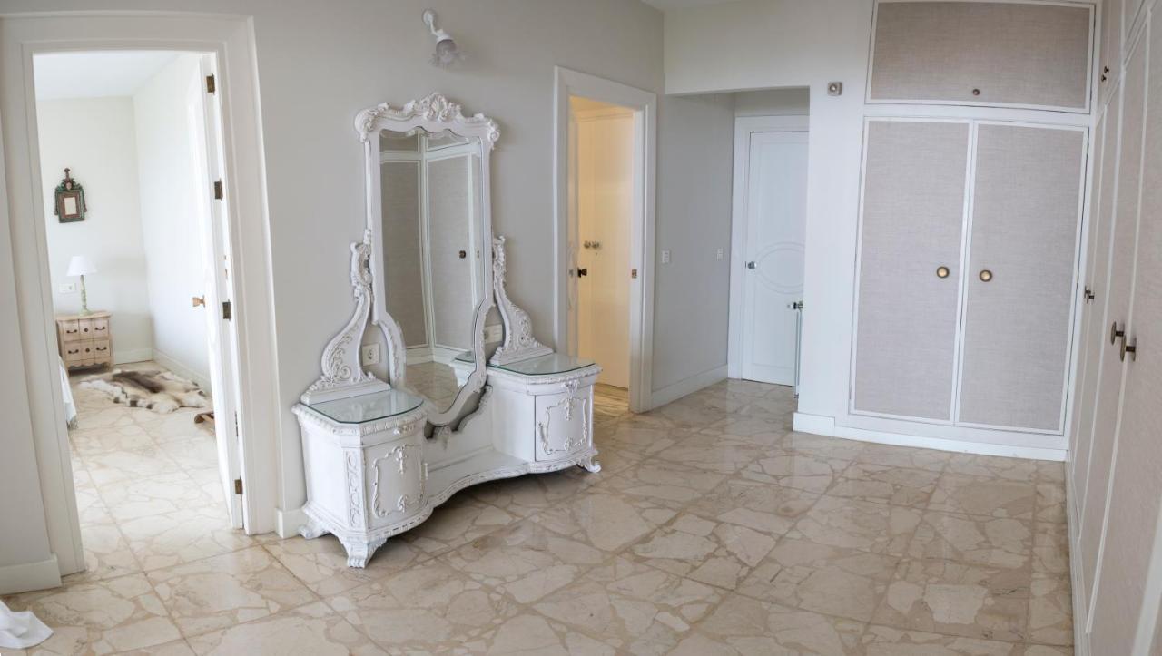 Malagueta Penthouse Premium Lägenhet Málaga Exteriör bild